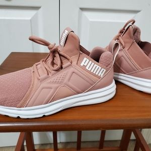 Little girl pink pumas